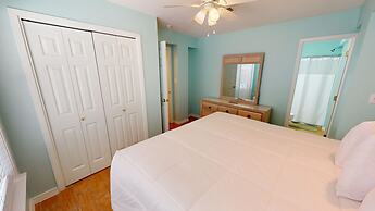 Canal Breeze Cottage 4 Bedroom Home