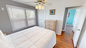 Canal Breeze Cottage 4 Bedroom Home