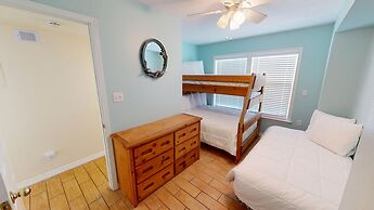 Canal Breeze Cottage 4 Bedroom Home