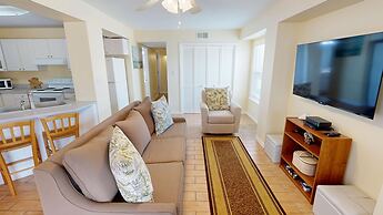 Canal Breeze Cottage 4 Bedroom Home