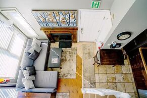 Hillside BLUE MTN family Loft