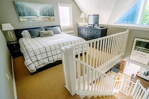 Hillside BLUE MTN family Loft