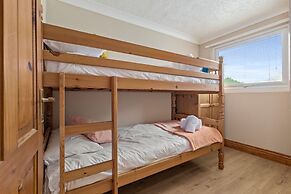 The Retreat - Short Walk From Beach Parking