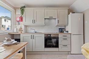 The Retreat - Short Walk From Beach Parking