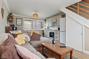 The Retreat - Short Walk From Beach Parking