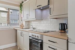 The Retreat - Short Walk From Beach Parking