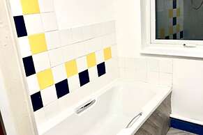 Cosy Leicester Apartment With 2 Bedrooms