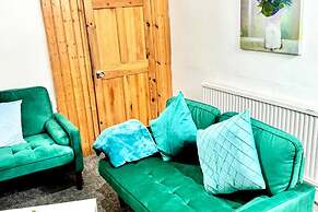 Cosy Leicester Apartment With 2 Bedrooms