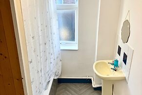 Cosy Leicester Apartment With 2 Bedrooms