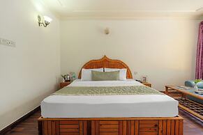 HOTEL NAVEEN MANALI BY BLUEKO HOTEL