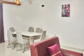 Luxe Guest House