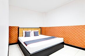 OYO 94512 Mega Inn Guest House