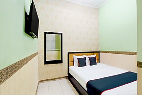 OYO 94512 Mega Inn Guest House