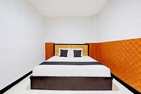 OYO 94512 Mega Inn Guest House