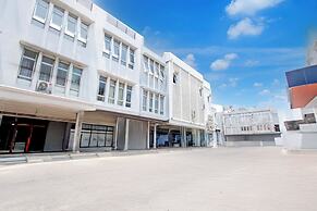 OYO 94512 Mega Inn Guest House