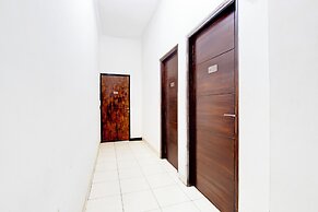 OYO 94512 Mega Inn Guest House