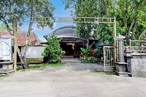 SPOT ON 94538 Sopo Paredangan Homestay