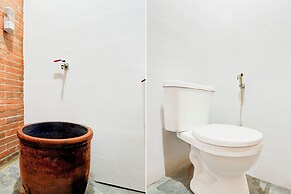 SPOT ON 94538 Sopo Paredangan Homestay