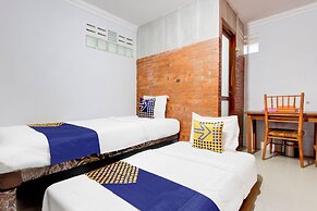 SPOT ON 94538 Sopo Paredangan Homestay