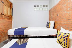 SPOT ON 94538 Sopo Paredangan Homestay