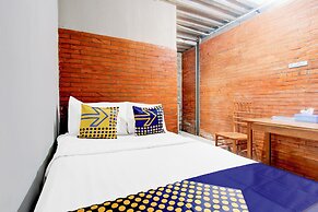 SPOT ON 94538 Sopo Paredangan Homestay