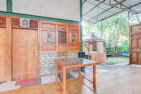 SPOT ON 94538 Sopo Paredangan Homestay