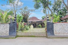 SPOT ON 94538 Sopo Paredangan Homestay