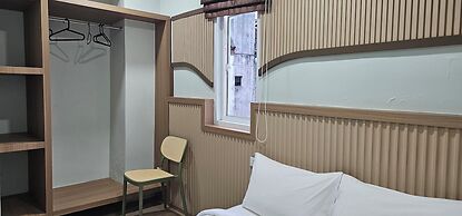 Lub Nai Hostel