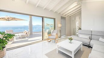 Sea n Sky by WhiteDream Villas