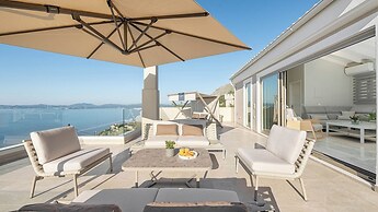 Sea n Sky by WhiteDream Villas