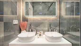 Sea n Sky by WhiteDream Villas