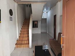OYO 94563 Mamanu Sukadamai Residence
