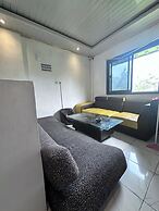 OYO 94563 Mamanu Sukadamai Residence
