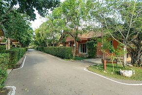 Baan Phing Phu Praew Chaam