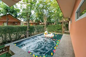 Baan Phing Phu Praew Cha-Am