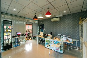 Baan Phing Phu Praew Cha-Am