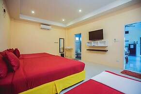 Baan Phing Phu Praew Cha-Am