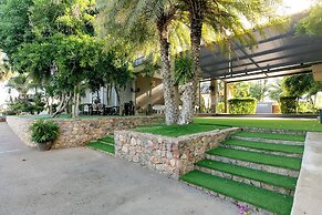 Baan Phing Phu Praew Cha-Am