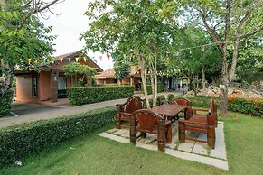 Baan Phing Phu Praew Chaam
