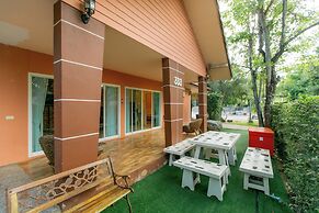 Baan Phing Phu Praew Cha-Am