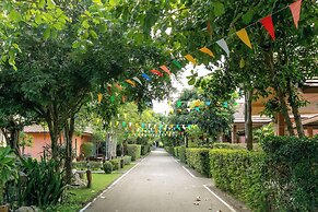 Baan Phing Phu Praew Cha-Am