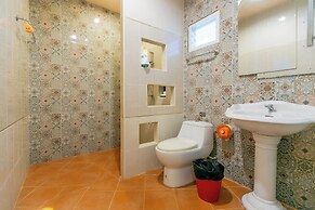 Baan Phing Phu Praew Cha-Am