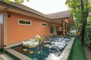 Baan Phing Phu Praew Cha-Am