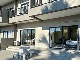 Baan Phing Phu Praew Cha-Am