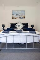 4 Guests - Pet Friendly - Fireplace - Parking