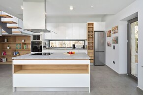 Villa Ouranos by WhiteDream Villas