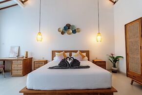 Casa Lova - Luxury 2 BR Villa with Pool