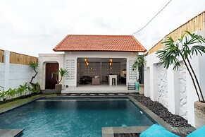 Casa Lova - Luxury 2 BR Villa with Pool