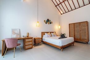 Casa Lova - Luxury 2 BR Villa with Pool