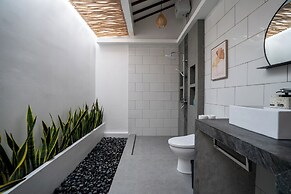 Casa Lova - Luxury 2 BR Villa with Pool